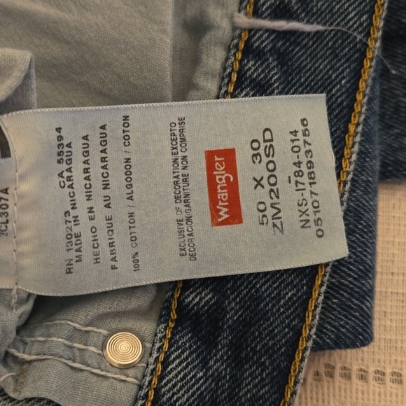 Wrangler Jeans - Picture 3 of 3